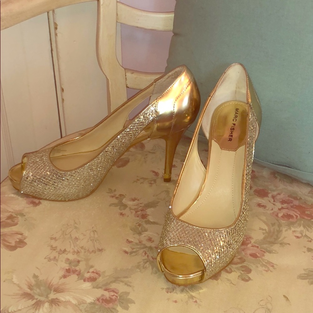 Silver and Gold Marc Fisher 4 in Platforms